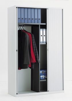 Rollladenschrank mit Garderobe